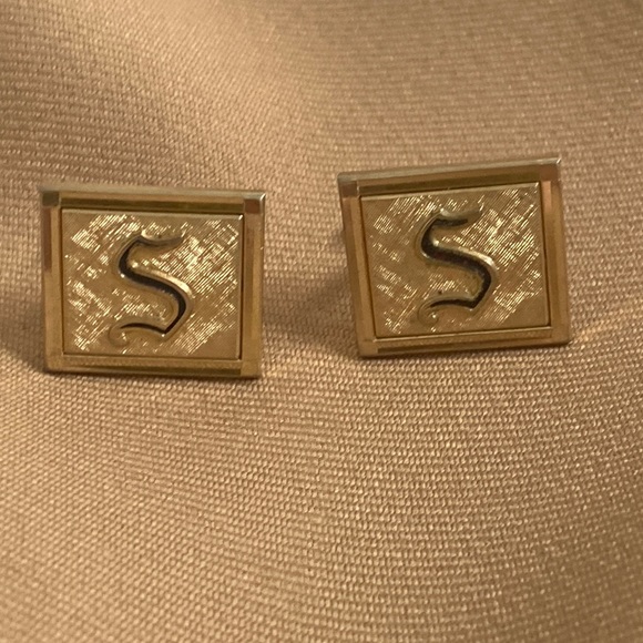 Vintage Other - Vintage S Monogram Gold Tone Cuff Links